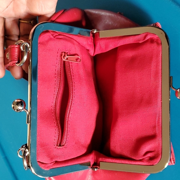 Vintage Red Soft Leather Classic Purse - Picture 4 of 6